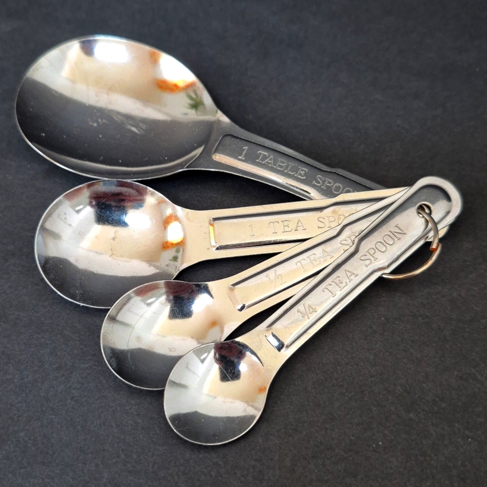 Vintage Stainless Steel Measuring Spoons Set